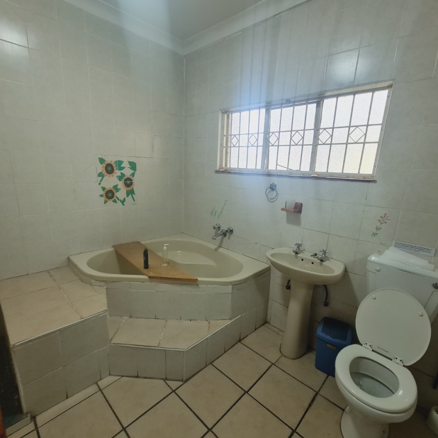 9 Bedroom Property for Sale in Bayswater Free State
